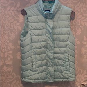 Women’s puffy vest